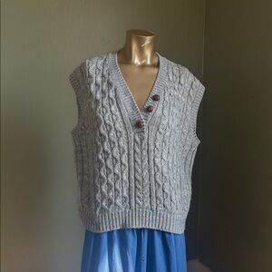 Elegant Gray V-Neck Cable Knit Sweater Vest
